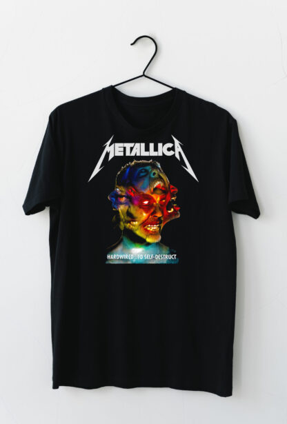 Camiseta Metallica con diseño impactante, ideal para fans del metal, moda rockera y estilo urbano cañero